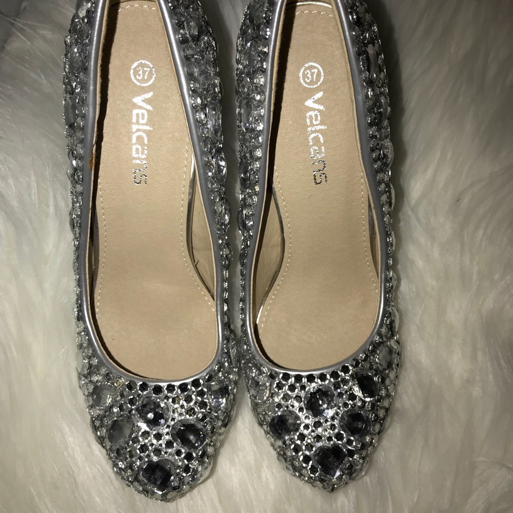 Heels - Picture 4 of 7